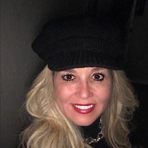 Meet your Posher, Paula